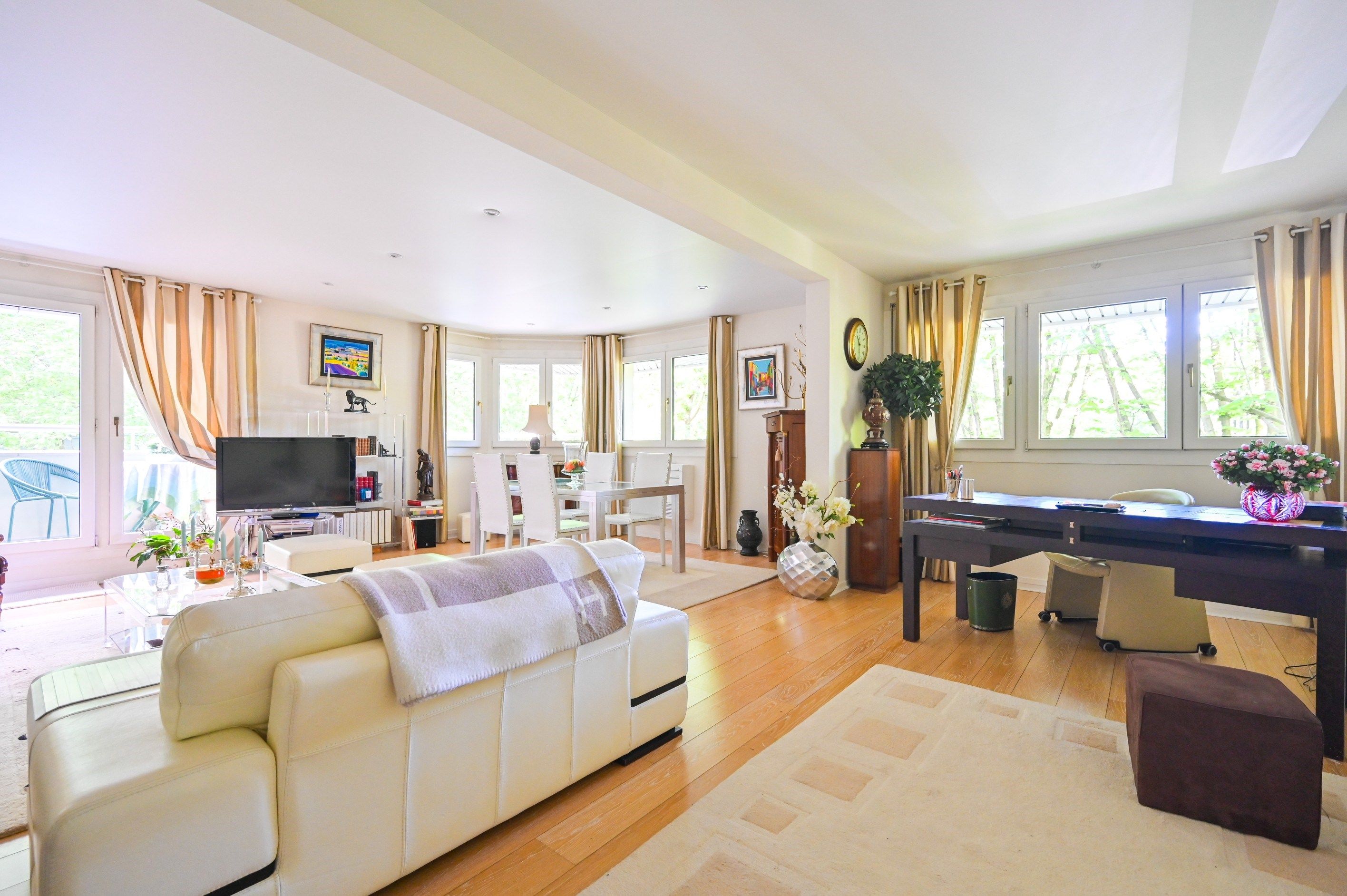 appartement 5 Pièces en vente sur LEVALLOIS PERRET (92300)