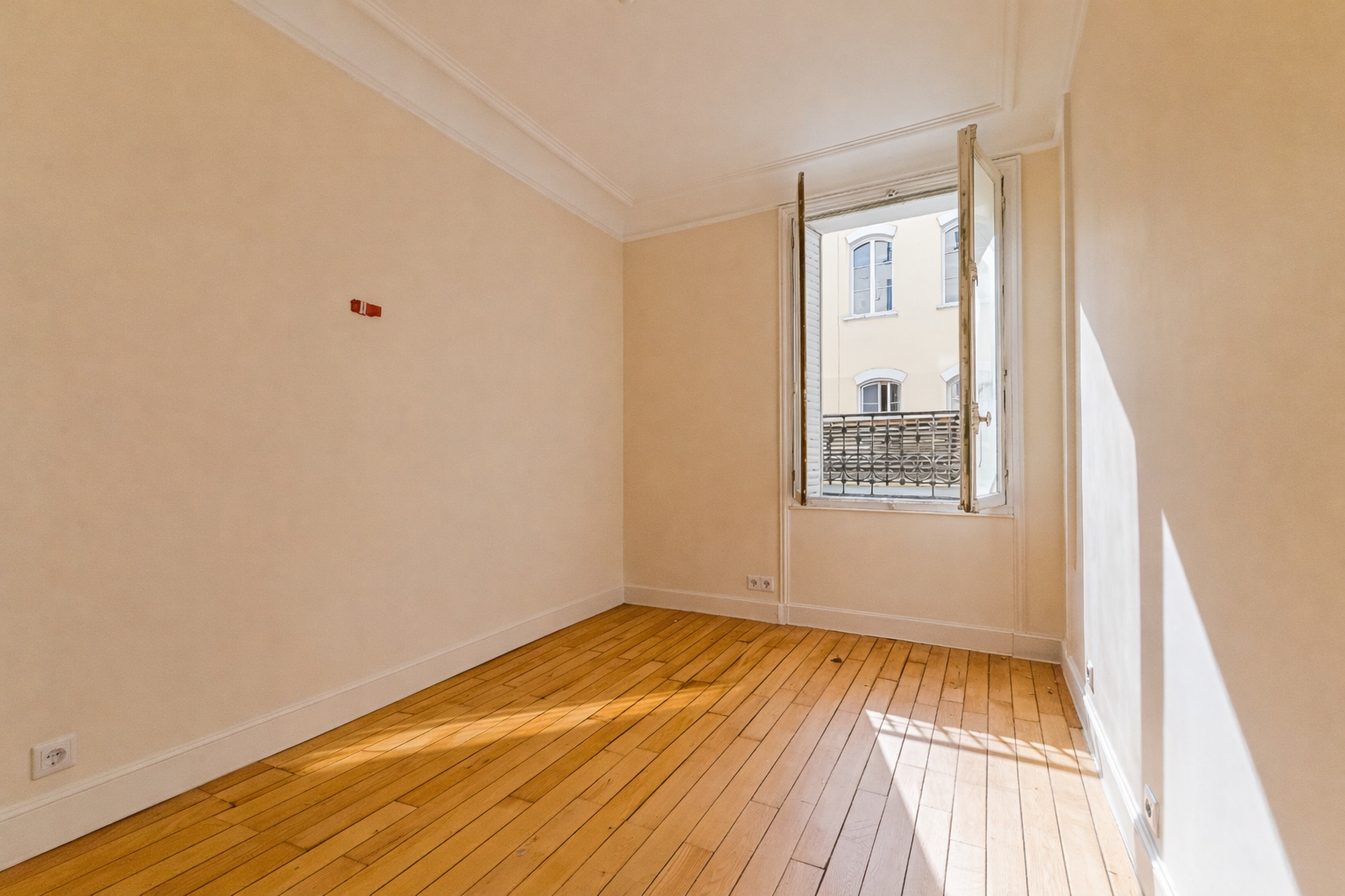 appartement 4 Pièces en vente sur LEVALLOIS PERRET (92300)