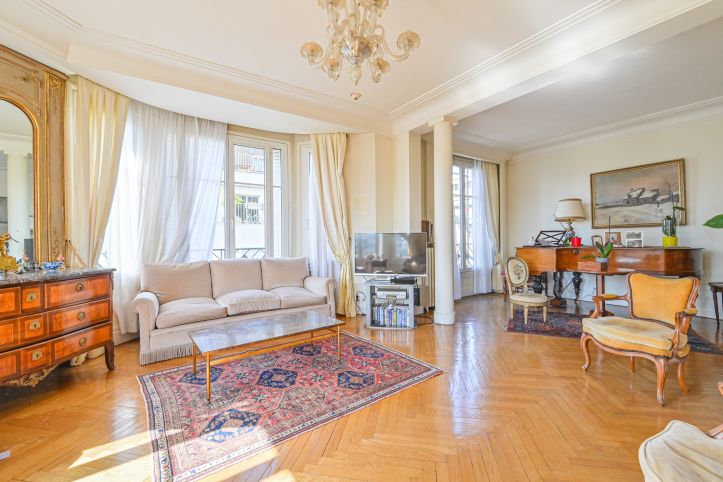 Vente Appartement Paris 4 5&nbsp;Pièces 135&nbsp;m²